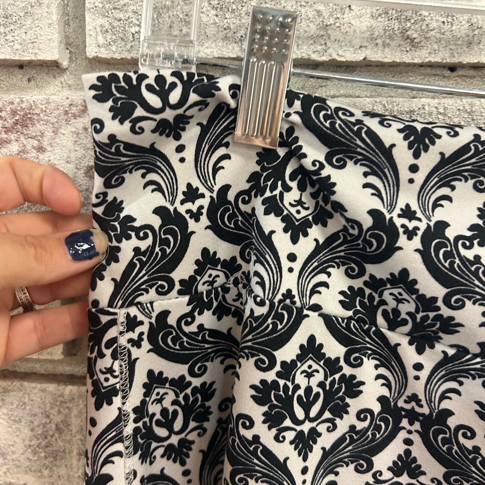 🛍️Tranquility Ladies Size XXl Black/White Skirt - Picture 6 of 7